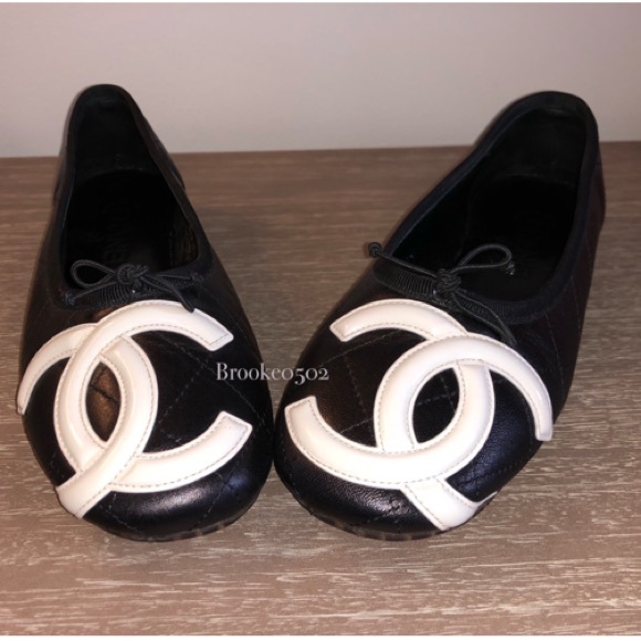 CHANEL Shoes - Chanel Cambon Flat COLLECTORS Black & White FIRM